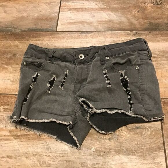 Lovesick - Shorts With Raw Hem (7) - Picture 1 of 3